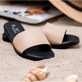 Clowse Klassische beige Hausschuhe 1