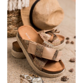 Vices Textilhausschuhe auf der Plattform braun 2