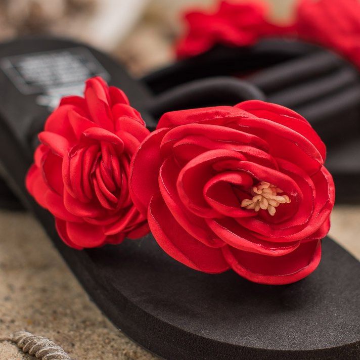 SHELOVET Leichte Flip-Flops mit Blumen schwarz 1