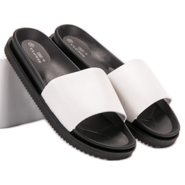 Clowse Weiße Hausschuhe für Damen 1