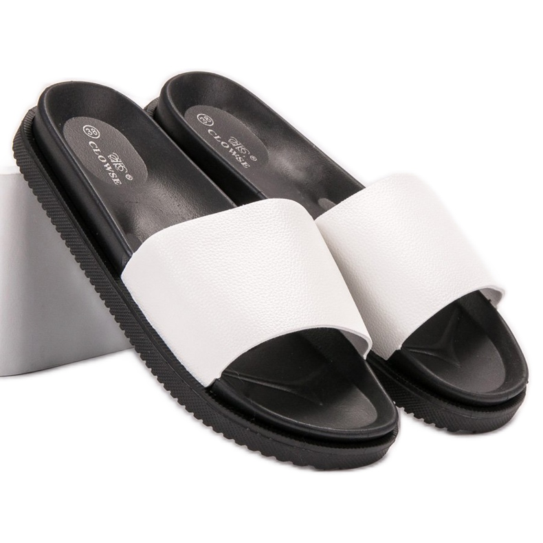 Clowse Weiße Hausschuhe für Damen 1