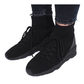 Schwarze Sportschuhe von Marthe 1