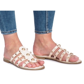 Beige Hausschuhe mit Rabelle Nieten 1