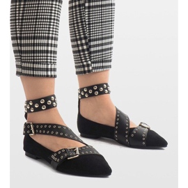 Schwarze Slipper mit B12-8 Nieten 1