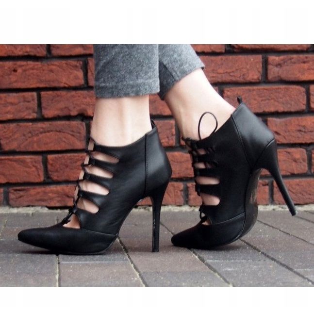 Reich verzierte hohe Sandalen 11033-1 schwarz 1