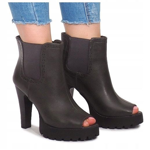 Offene Stiefel auf einem Pfosten B2901-PB Grau 1