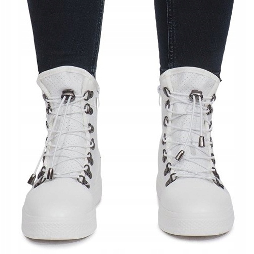 Weiße durchbrochene Sneakers am Mathilde Wedge 1