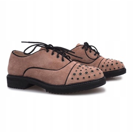 Rosa Brogues mit Raymonde-Nieten 1