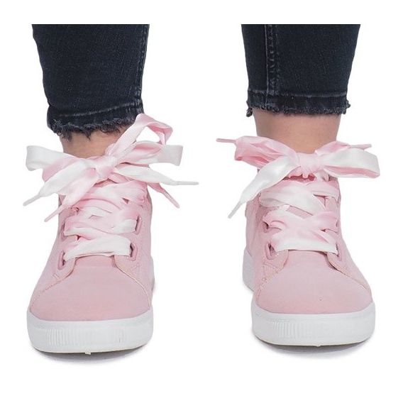 Rosa Sneaker mit Sabine-Schleifen 2