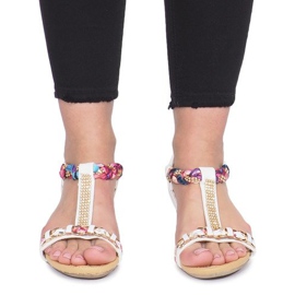 Weiße Sandalen auf einem zarten Ruixin-Keilabsatz 1