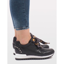 Schwarze Sport-Sneaker auf dem Keil G-124 2