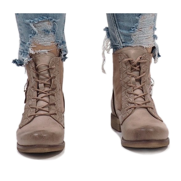 Rosa Stiefel mit einem Stift F2322 mehrfarbig 1