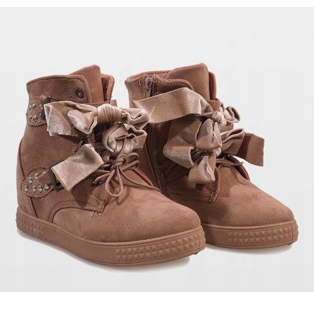 Rosa Sneakers auf dem Keil A-79 1