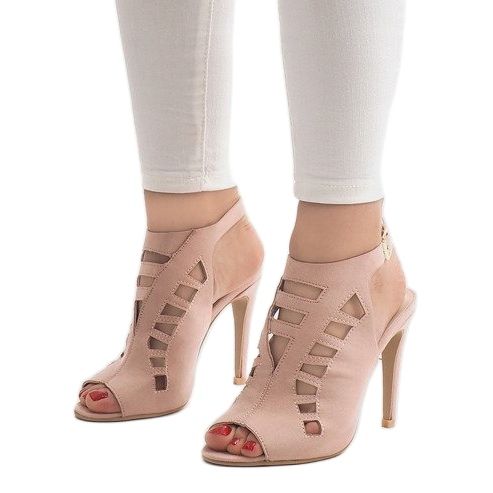 Rosa durchbrochene Stiefel auf einem hohen Absatz 238-8 1