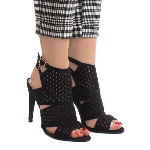 Schwarze durchbrochene Stiefel 238-5 1