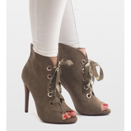 Stiefel auf einem hohen Absatz 680-32 grün 2