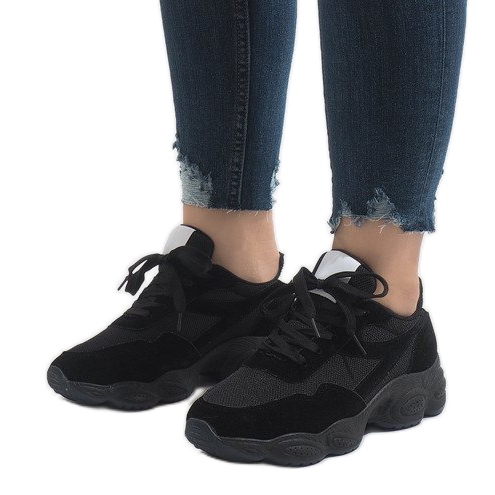 Schwarze E-102 Sportschuhe 1