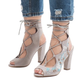 Graue offene Stiefel am Pfosten 1610-223 1