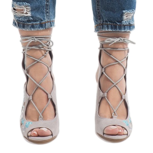 Graue offene Stiefel am Pfosten 1610-223 2