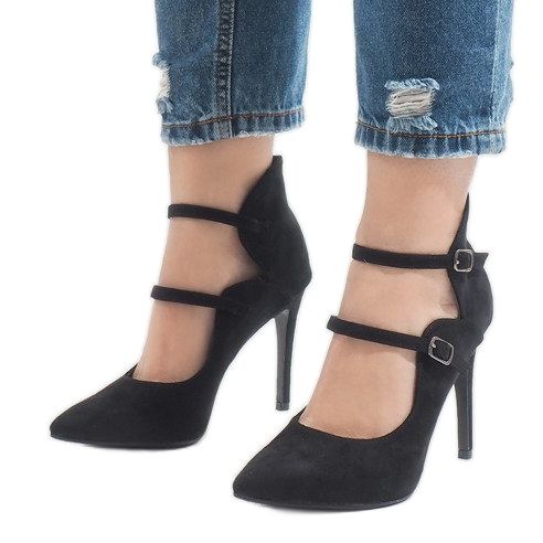 Schwarze Stiefel auf einem hohen Absatz 6613-5 1