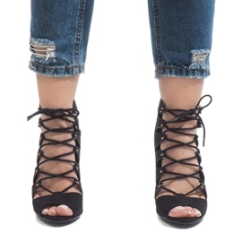 Schwarze offene Stiefel auf hohem Absatz 9095-83A 2