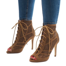 Kamelstiefel auf einer Nadel 1610-225 braun 1