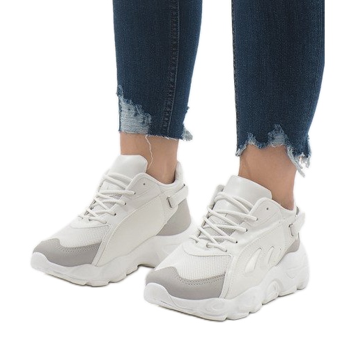 Weiße modische Sportschuhe 9115 1