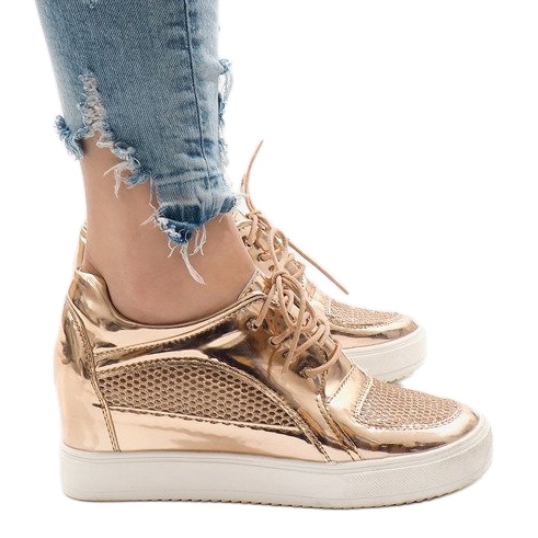 Champagner lackierte durchbrochene Sneakers WW055A gelb 1