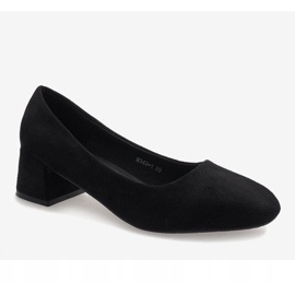 Schwarze Wildlederpumps an der H343-1 Säule 1