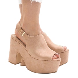 Rosa Sandalen auf einem massiven 8263CA-Block 2