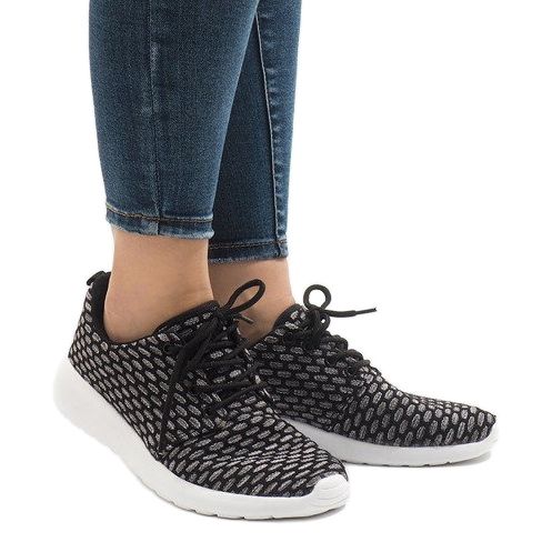 Schwarze Sportschuhe 619 1