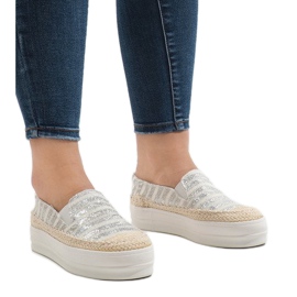 Weiße Sneaker Espadrilles auf der GH001-Plattform 1