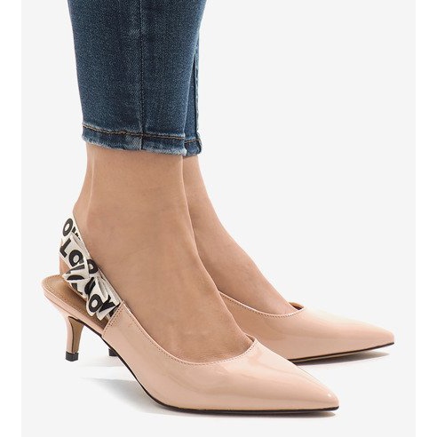 Pinke Pumps auf einem HD-28-Absatz rosa 2