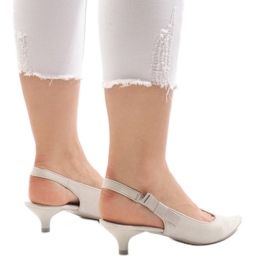 Graue Pumps auf einem B-43 Absatz mehrfarbig 1