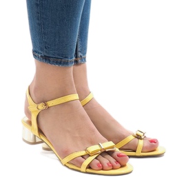 Gelbe Sandalen mit hohem Absatz 88-3 1