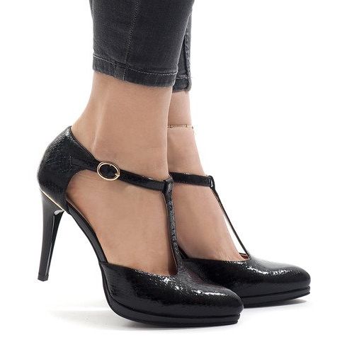 Schwarze Pumpen an der A509-22-2-Säule 1