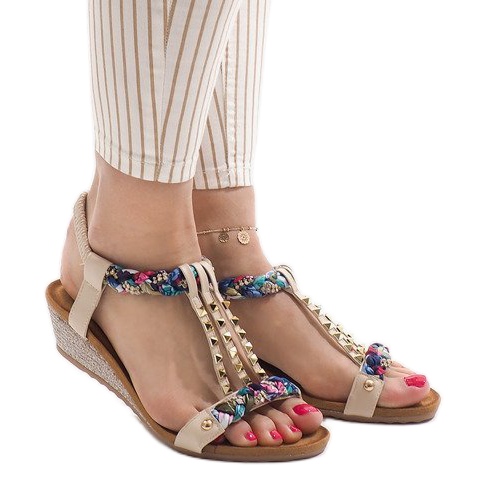 Beige Keilsandalen mit B132-5 Nieten braun mehrfarbig 1