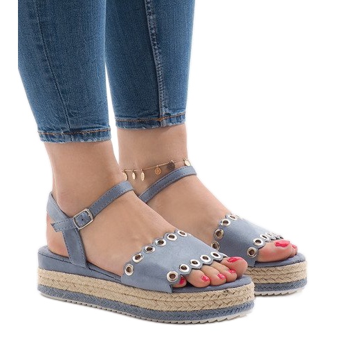 Blaue Sandalen auf der Plattform 99-46 1