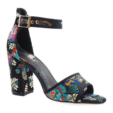 Schwarze Sandalen am Pfosten 77-14 1