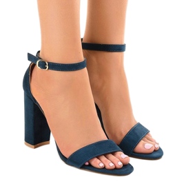 Elegante marineblaue Sandalen am LA-106-Pfosten 1