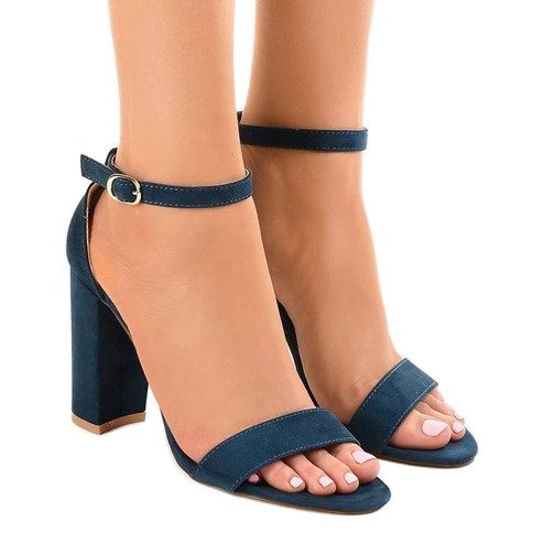 Elegante marineblaue Sandalen am LA-106-Pfosten 1