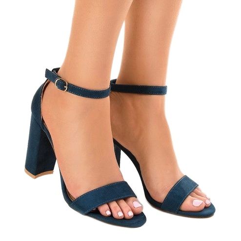 Elegante marineblaue Sandalen am LA-106-Pfosten 2