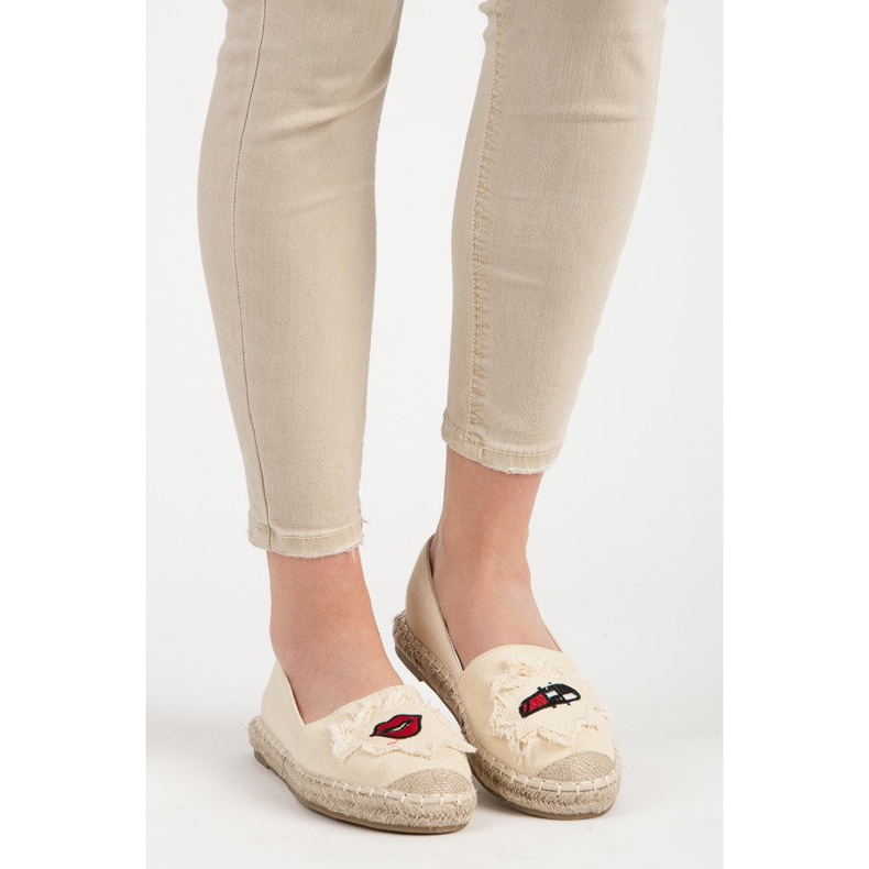 Bestelle Beige Espadrilles mit Patches 1