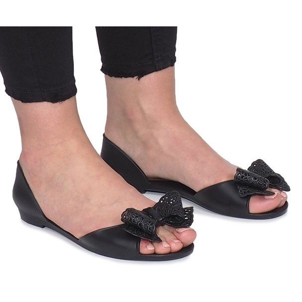Schwarze Meliski Sandalen mit Delmar Schleife 1