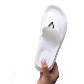 SHELOVET Hausschuhe auf der Plattform weiß 2