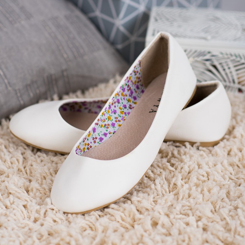 SHELOVET Lässige Ballerinas weiß 2