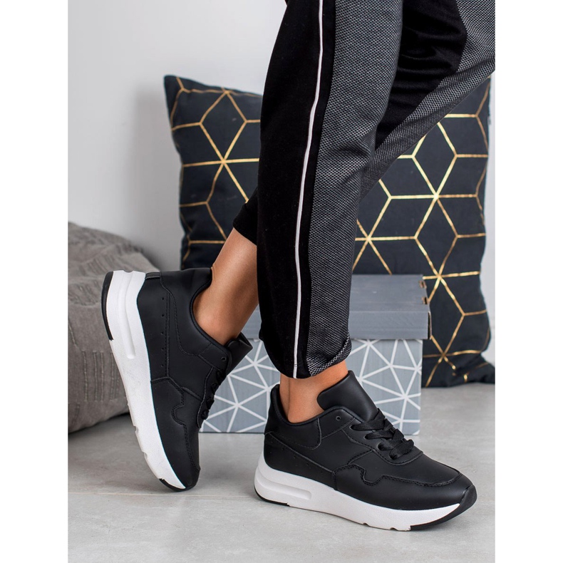 SHELOVET Schwarze Turnschuhe 2