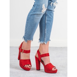 SHELOVET Rote Sandalen auf der Plattform 1