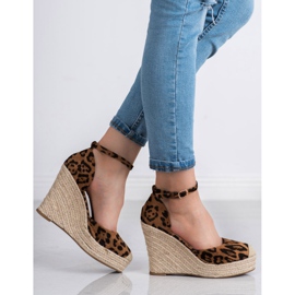 SHELOVET Pumps mit Panetrka braun 1