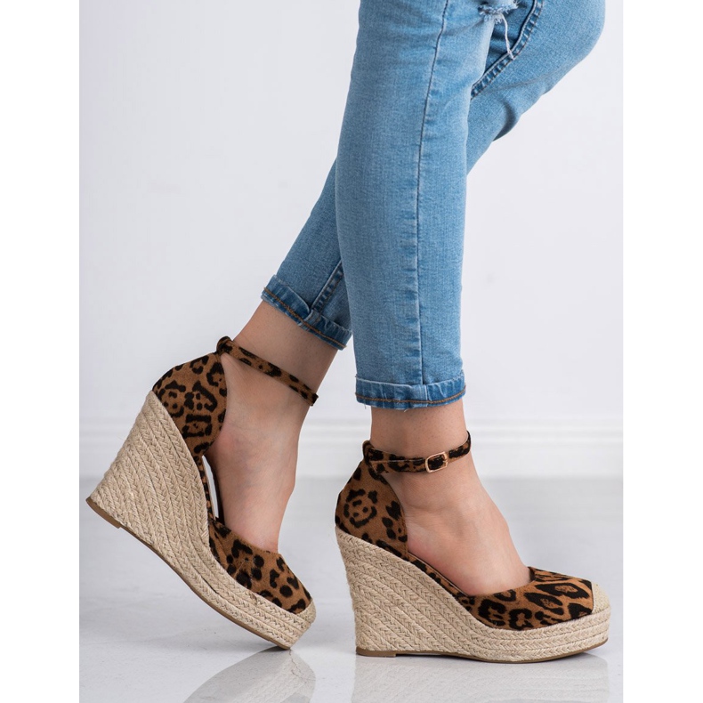 SHELOVET Pumps mit Panetrka braun 1